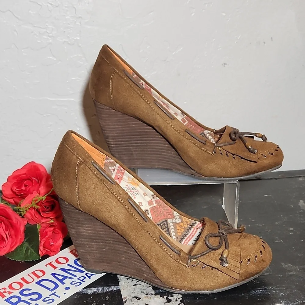 BAKERS Moccasin Wedge Heel Faux Suede Brown 9B